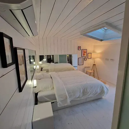 Duplex 90m² + Terrasse Μπαγιόν